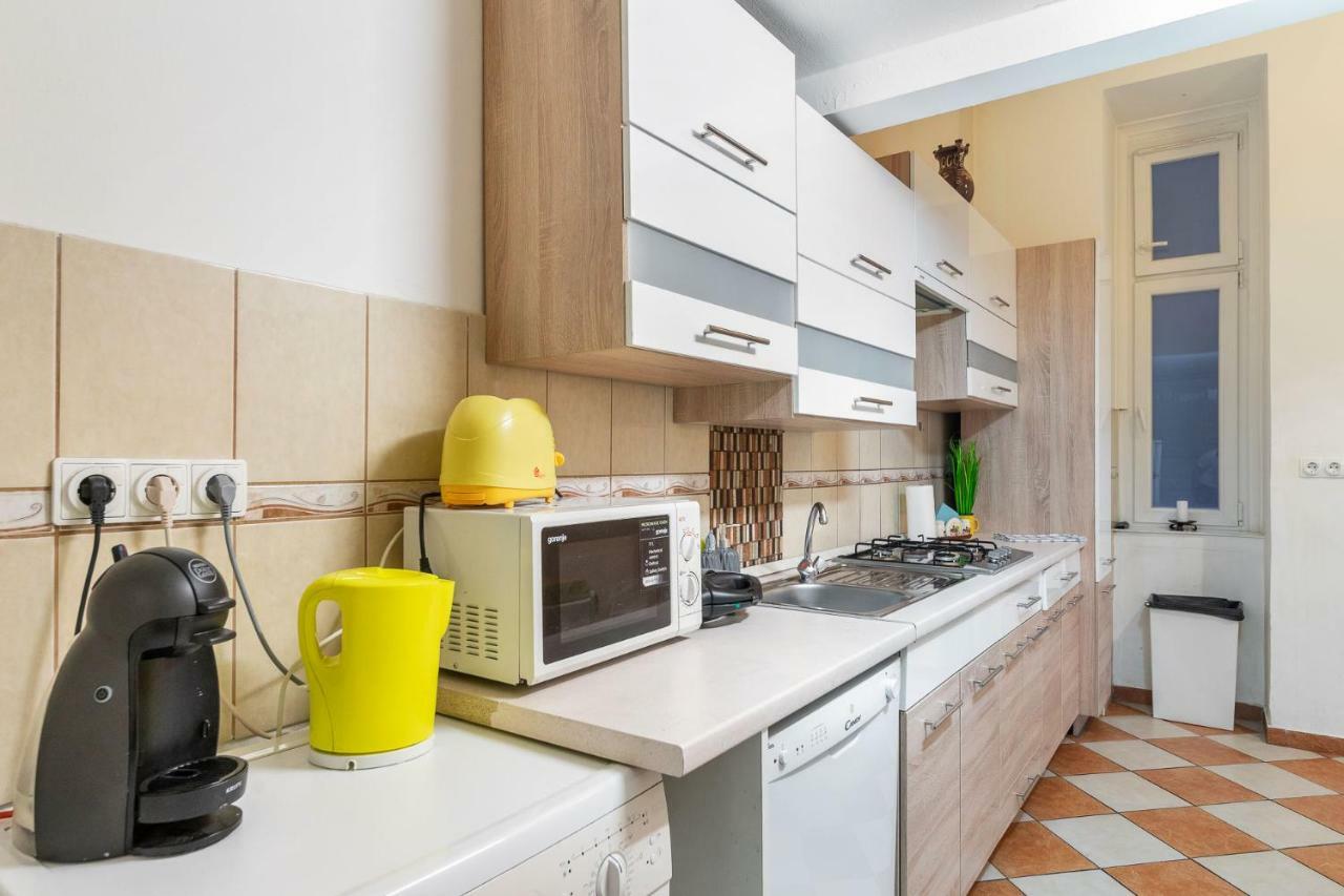 Izabella Home Budapest Exterior photo