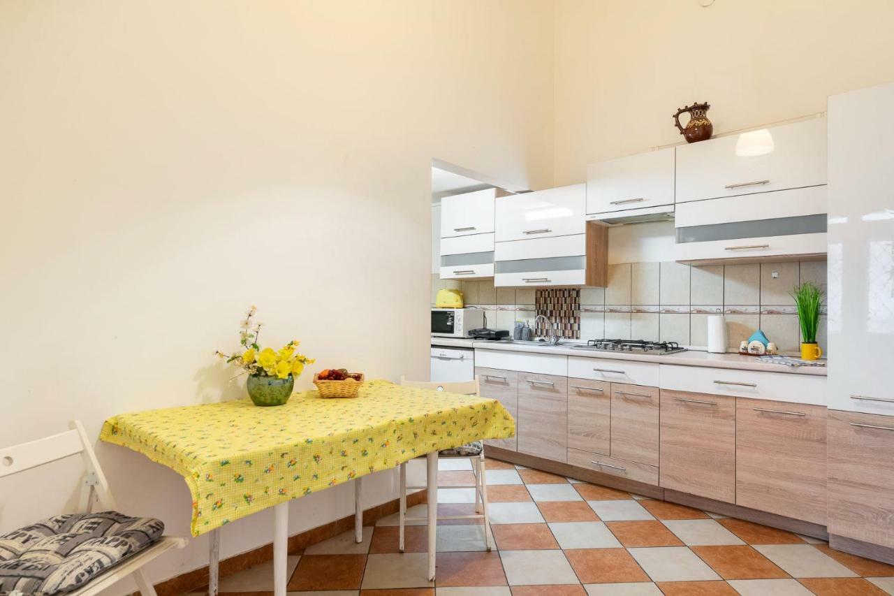 Izabella Home Budapest Exterior photo