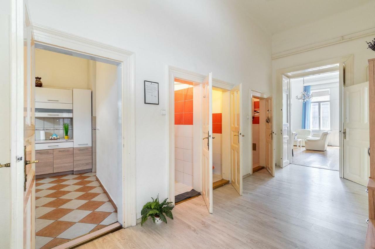 Izabella Home Budapest Exterior photo